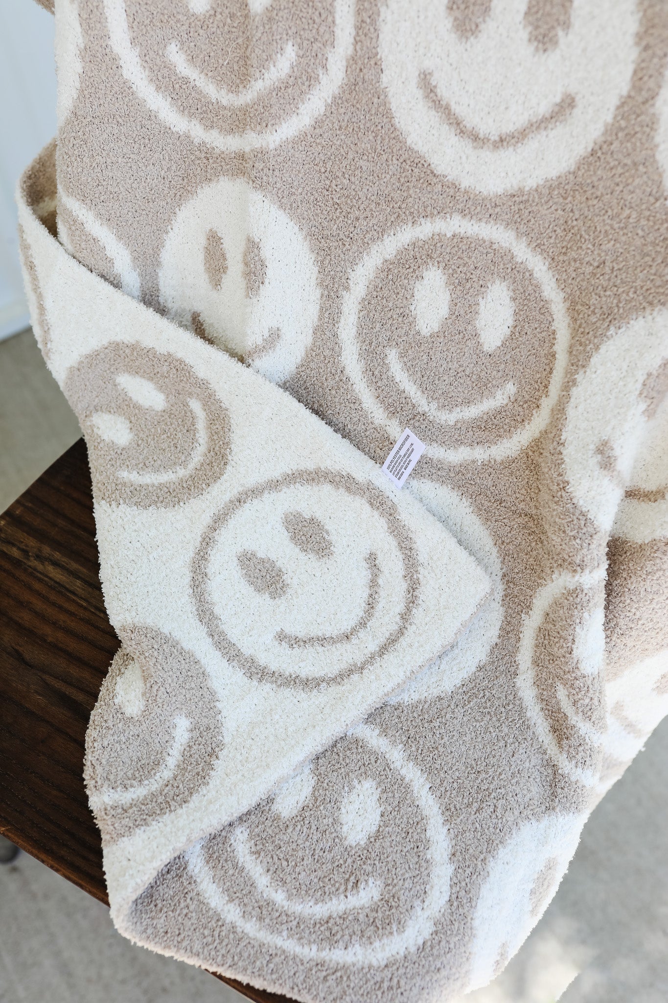 Happy Face Comfy Luxe Kids Blanket - Beige
