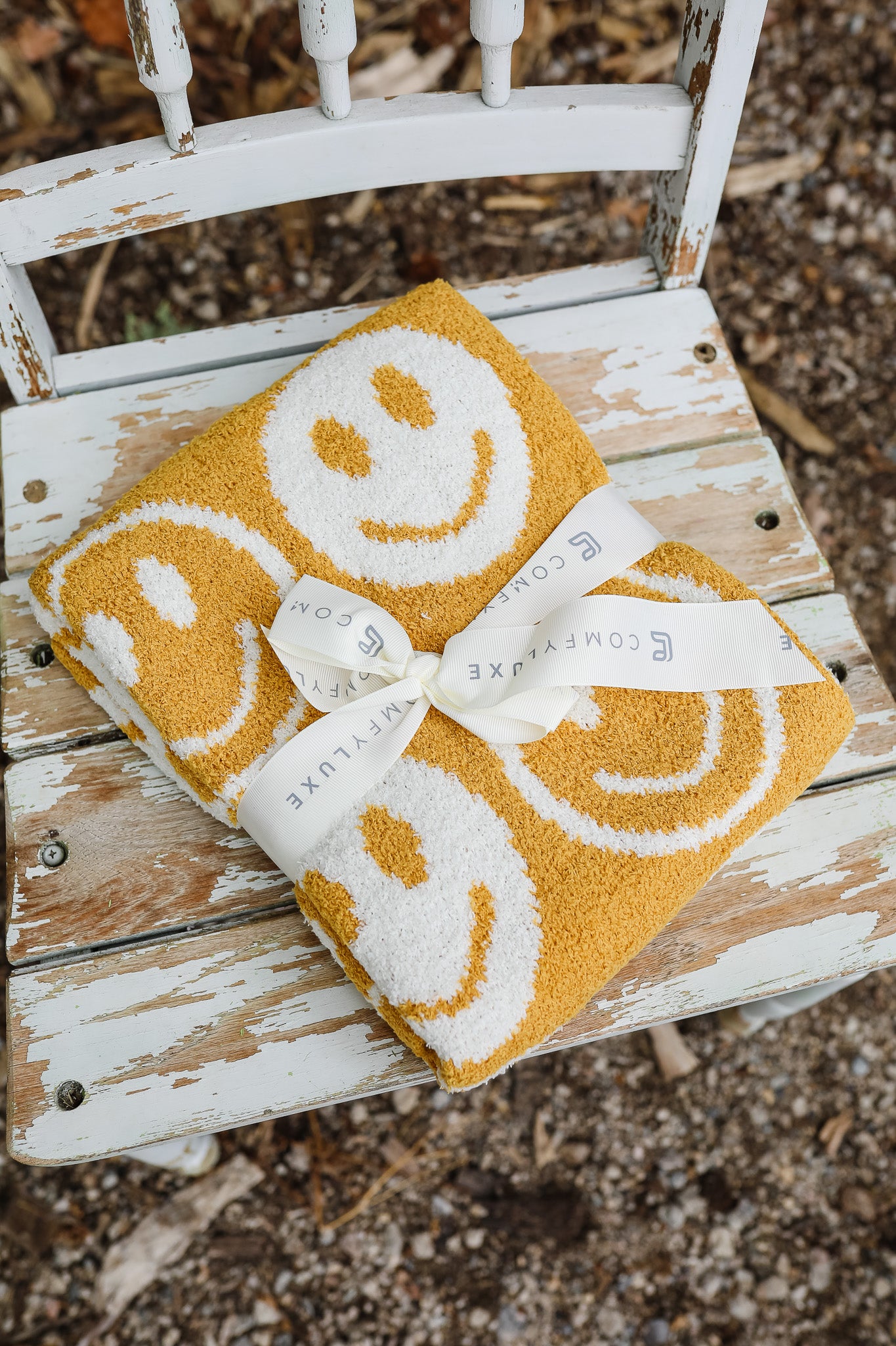 Happy Face Comfy Luxe Kids Blanket - Yellow