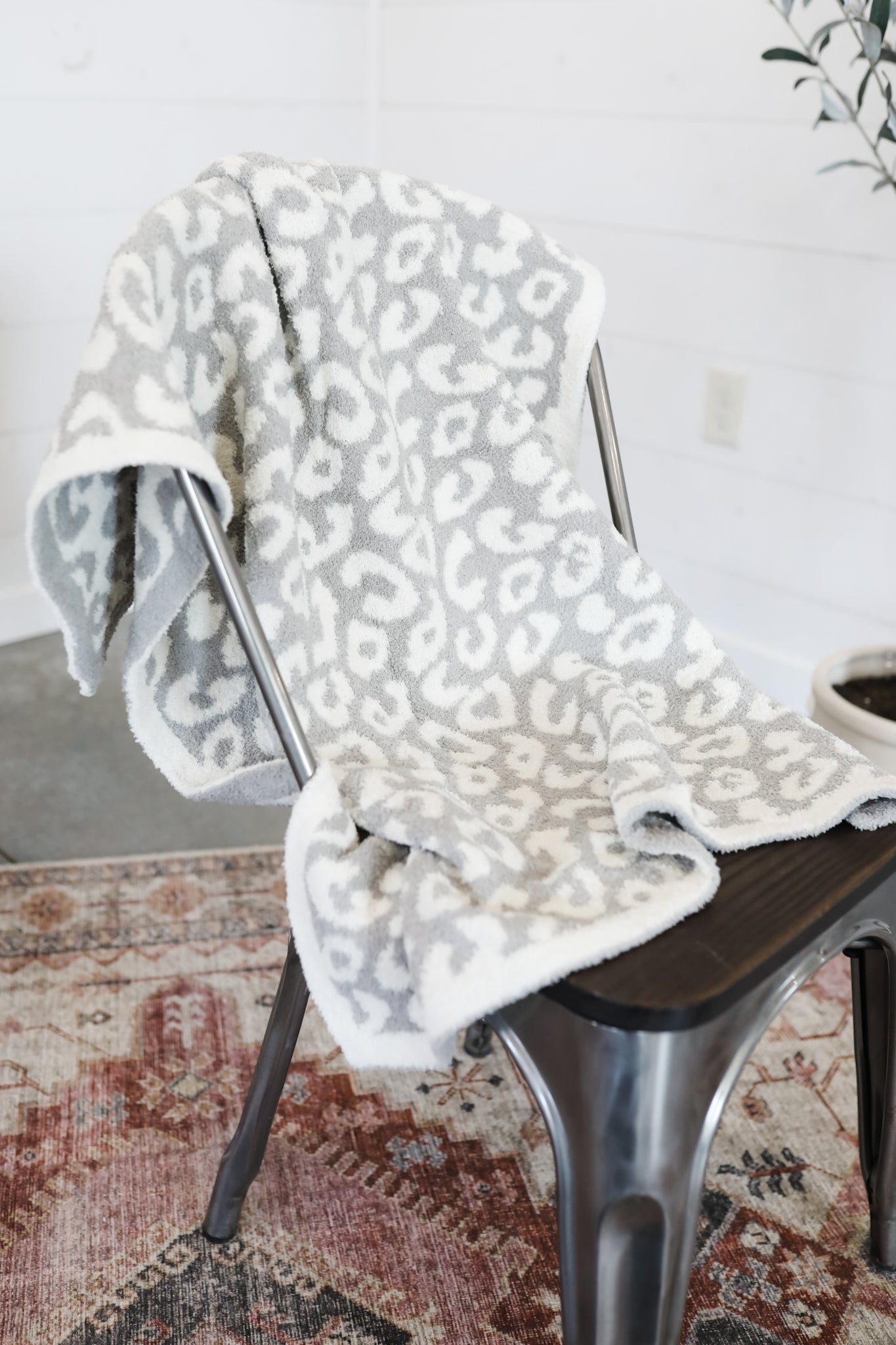 Leopard Comfy Luxe Kids Blanket - Gray