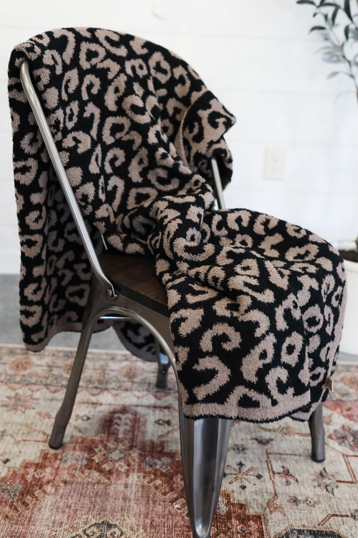 Leopard Comfy Luxe Blanket - Coffee