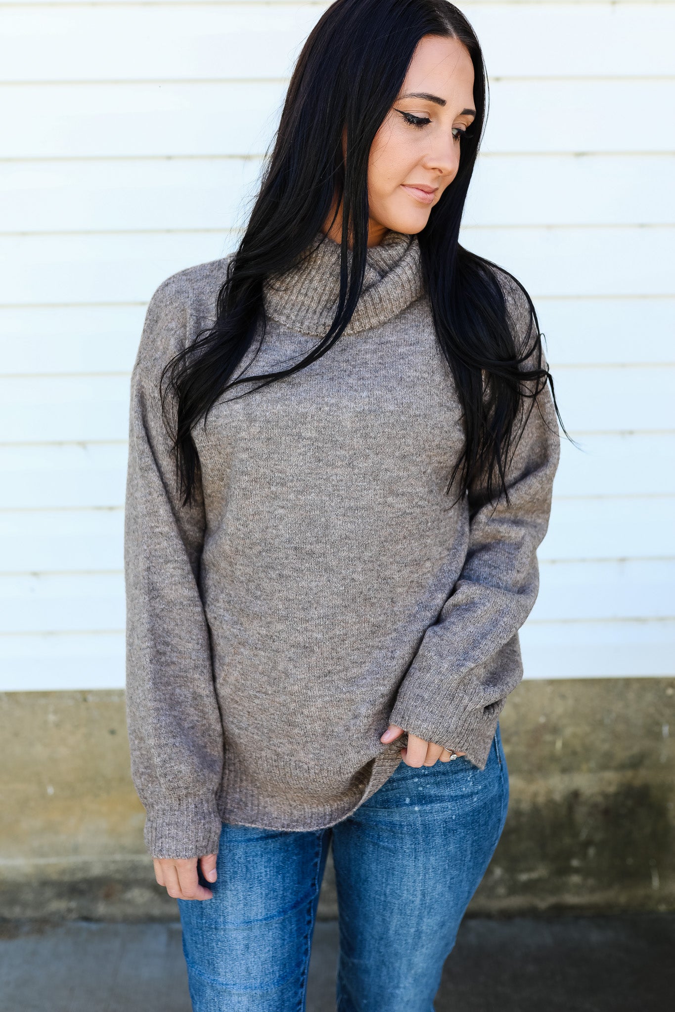 Reyna Turtle Neck Sweater - Mocha
