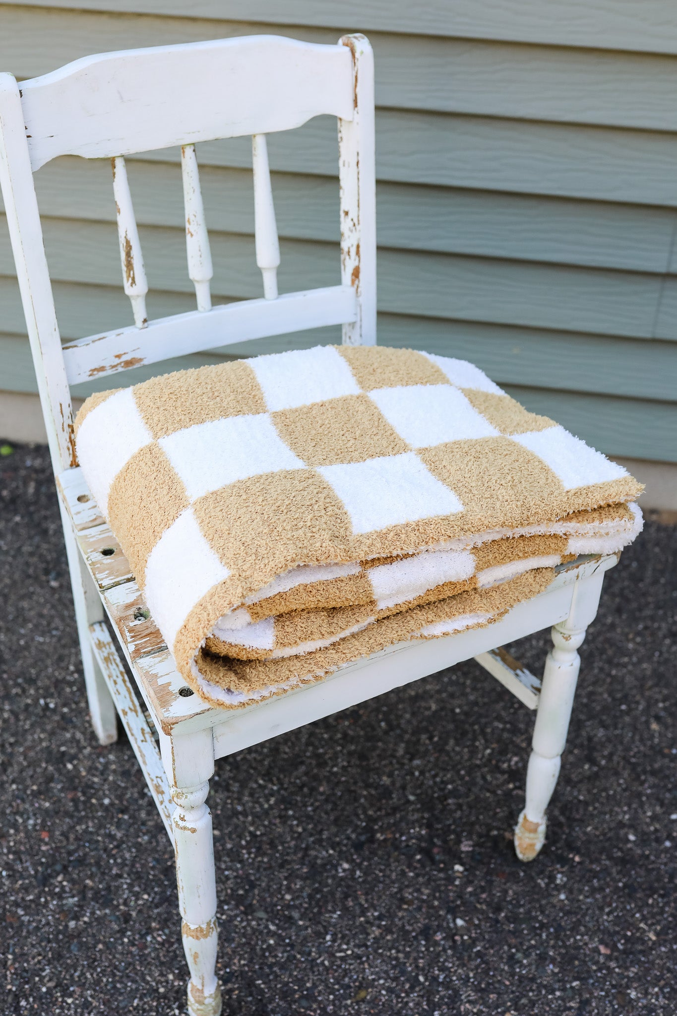 Cozy Checkered Blanket - Multiple Colors