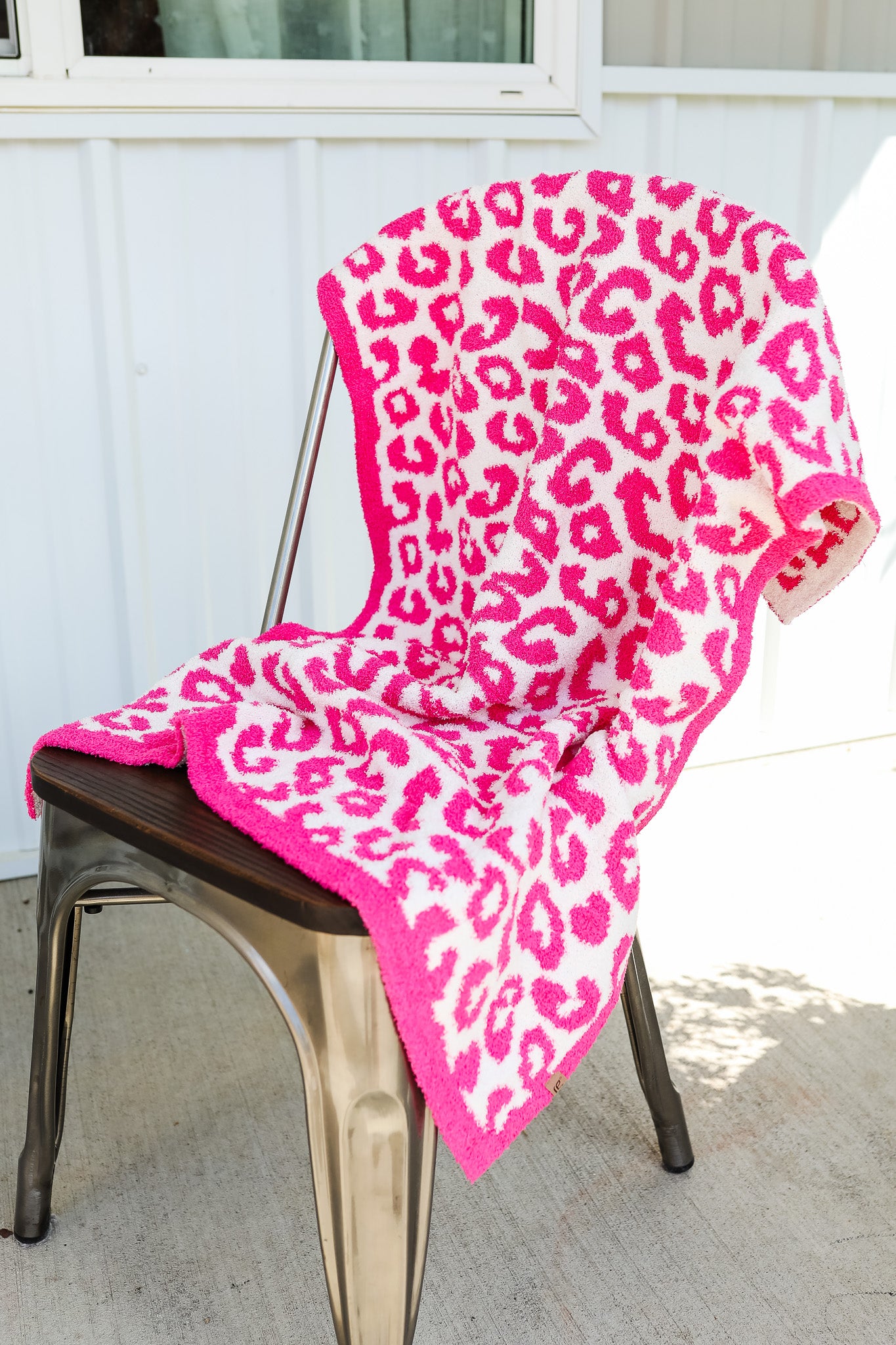 Leopard Comfy Luxe Kids Blanket - Fuchsia