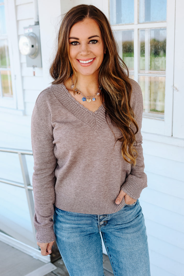 Riven Scallop Edge V-Neck Sweater - Mocha