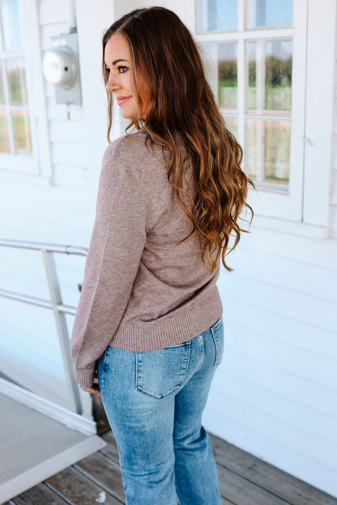 Riven Scallop Edge V-Neck Sweater - Mocha