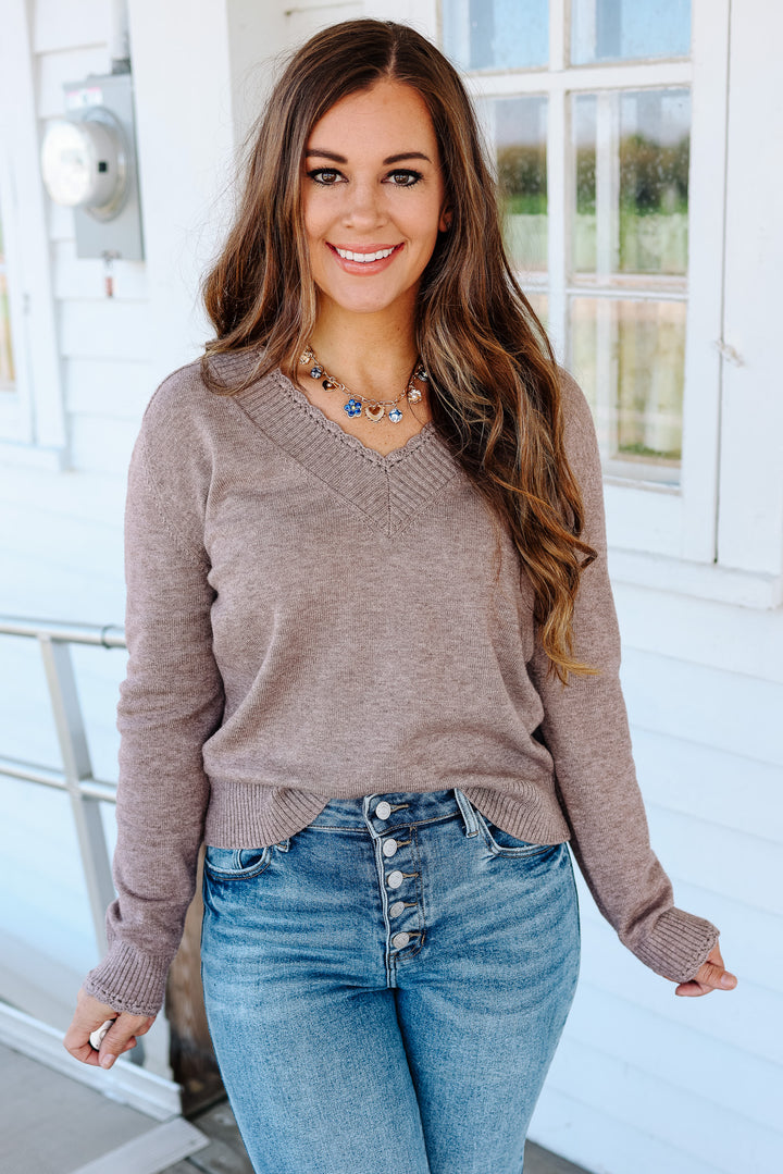 Riven Scallop Edge V-Neck Sweater - Mocha