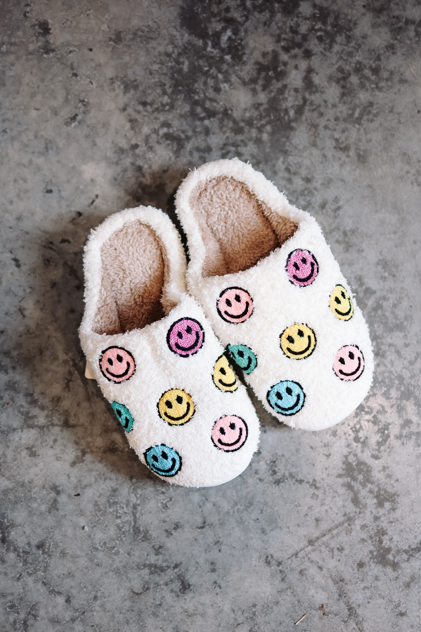 Happy Face Slippers - Ivory