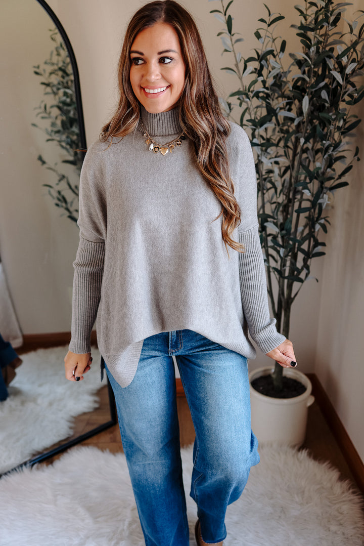 Essential Oversized Mockneck Sweater - Grey