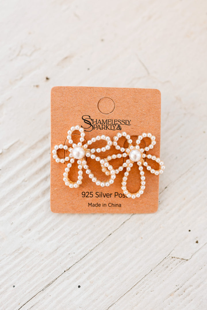 White Flower Pearl Stud Earrings