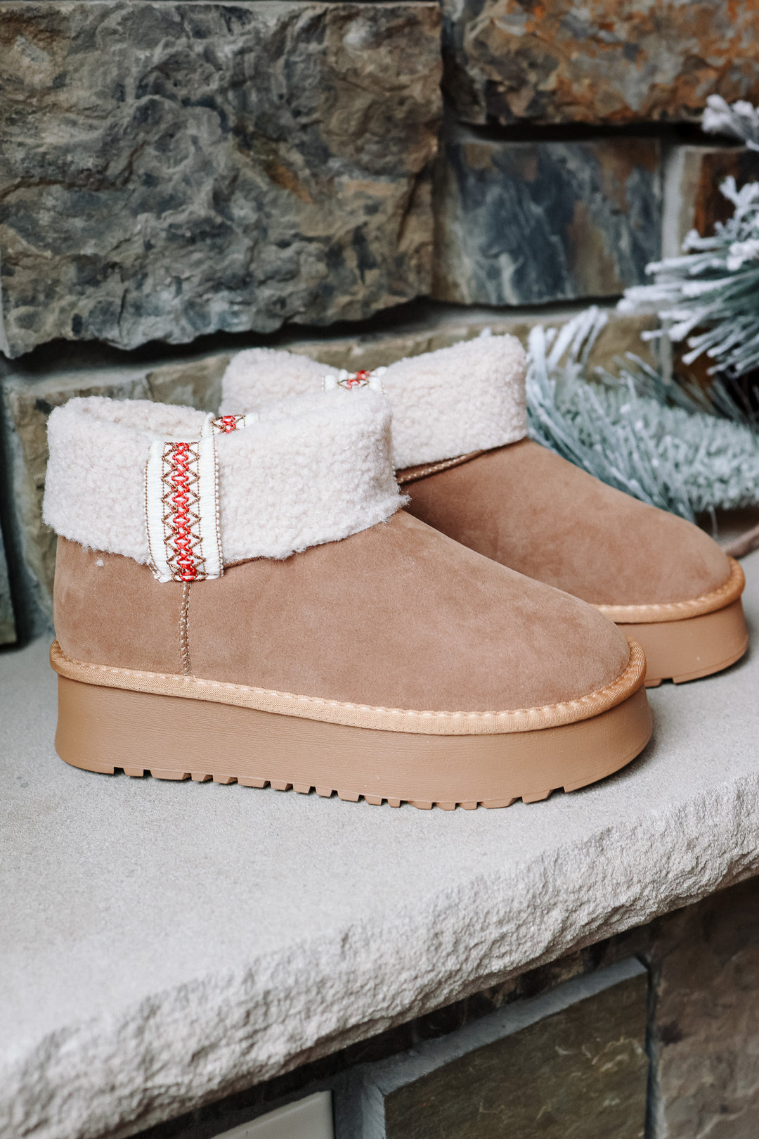 Robbed Sherpa Foldover Cuffed Boot - Tan