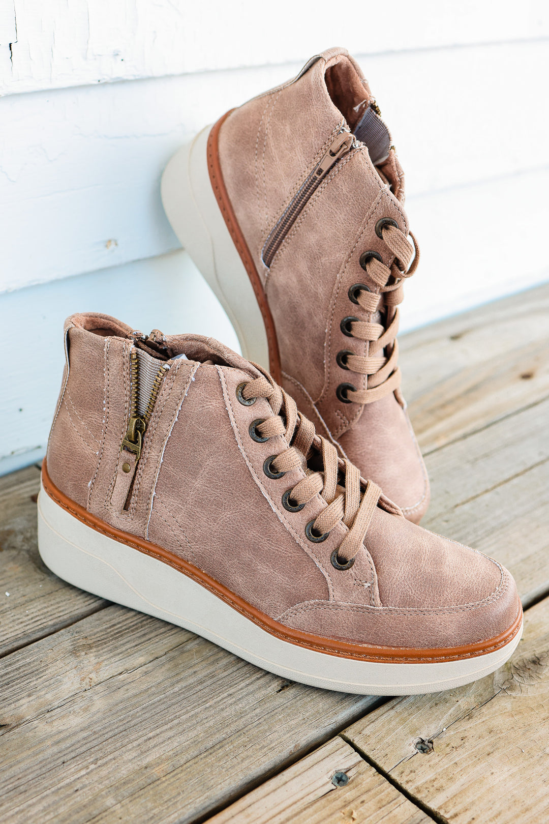 Camden 2 Wedge Sneaker - Mushroom