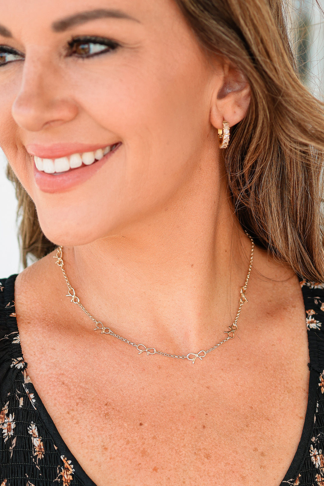 Cutout Bow Station Necklace