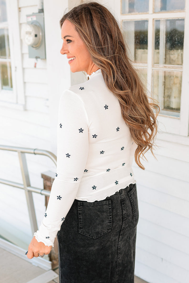 Sela Mockneck Cabbage Hem Top - White