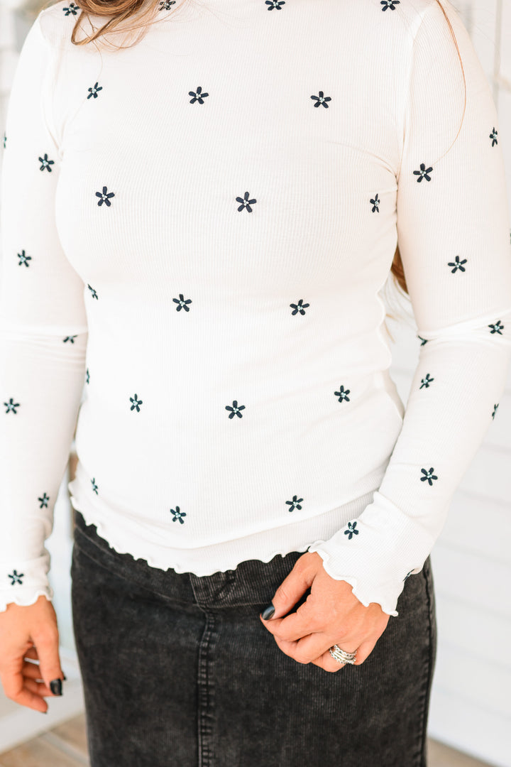 Sela Mockneck Cabbage Hem Top - White
