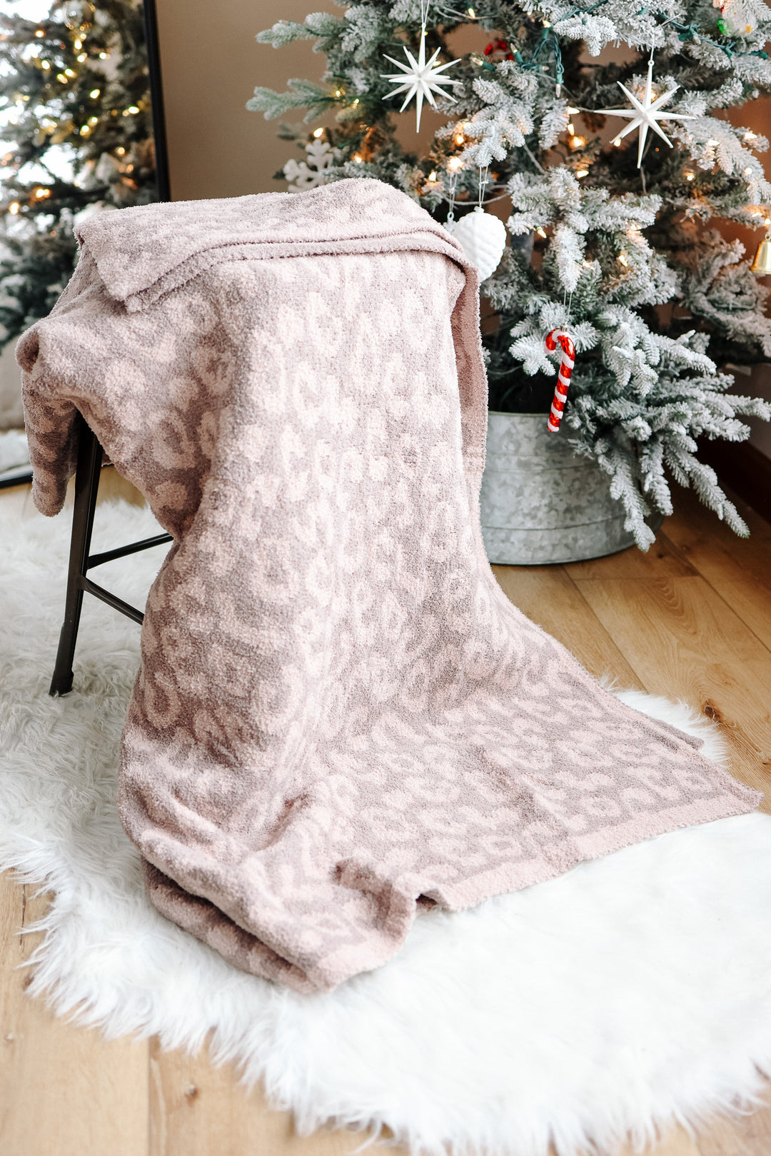 Leopard Cozy Blankets - Khaki