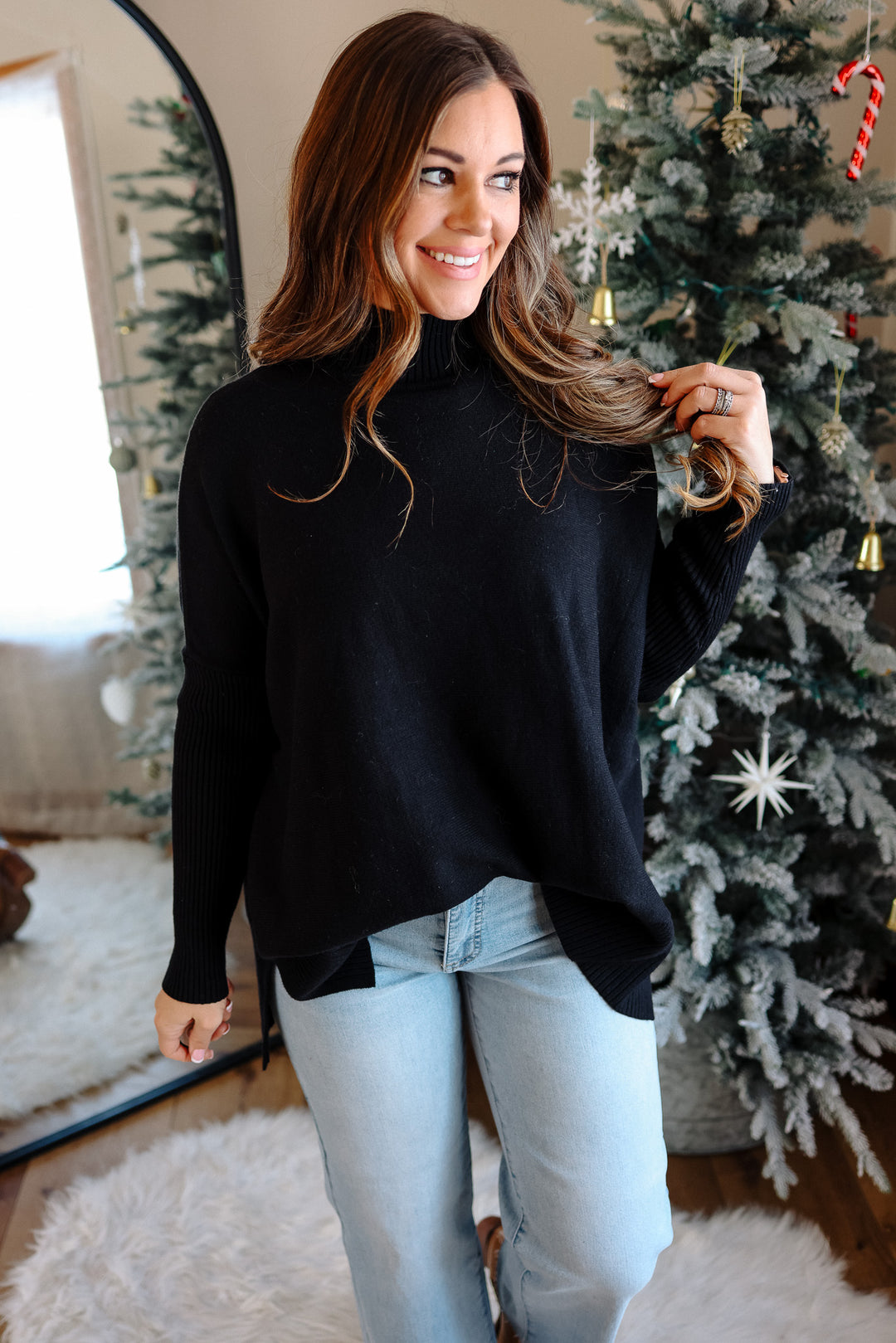 Essential Oversized Mockneck Sweater - Black