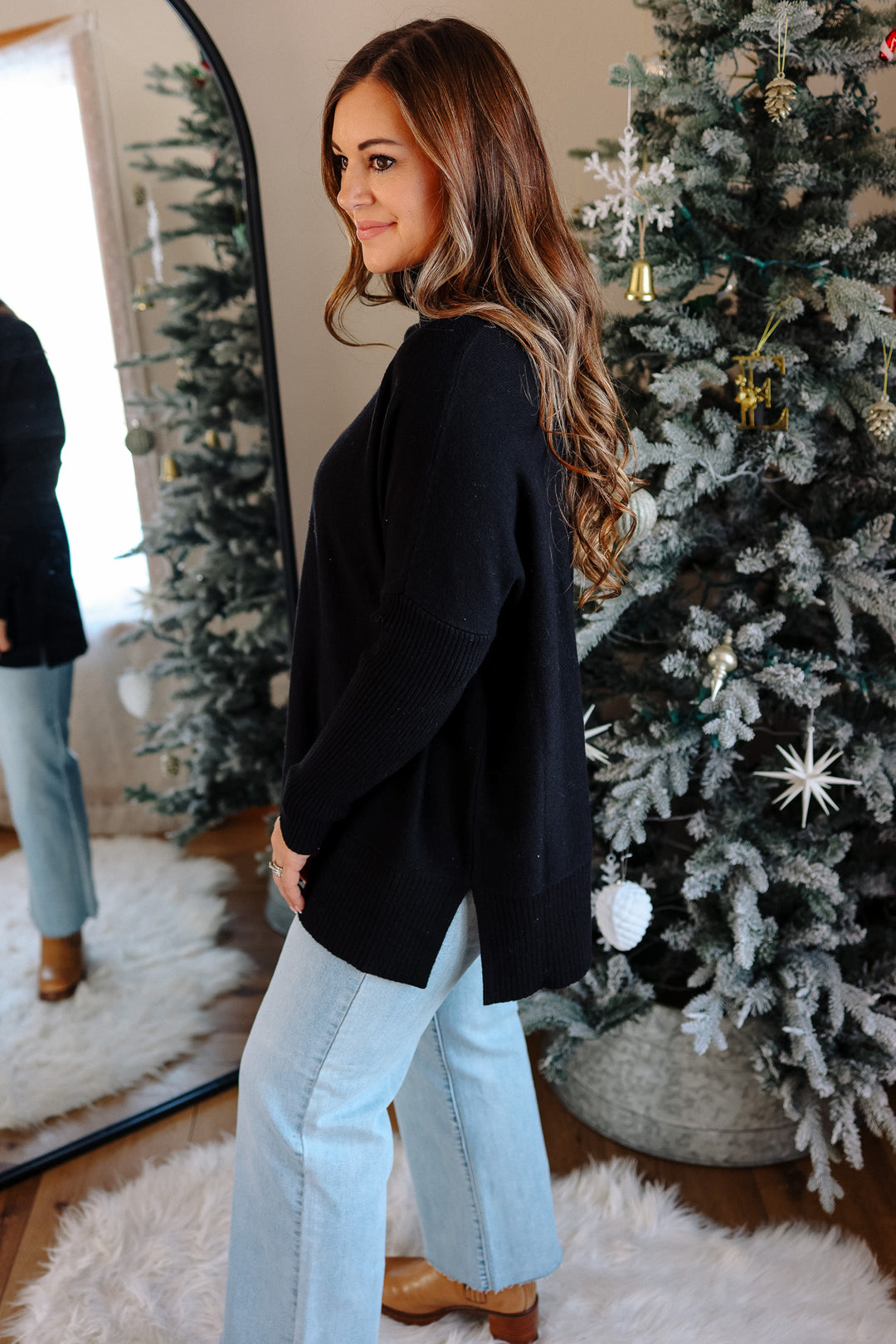 Essential Oversized Mockneck Sweater - Black