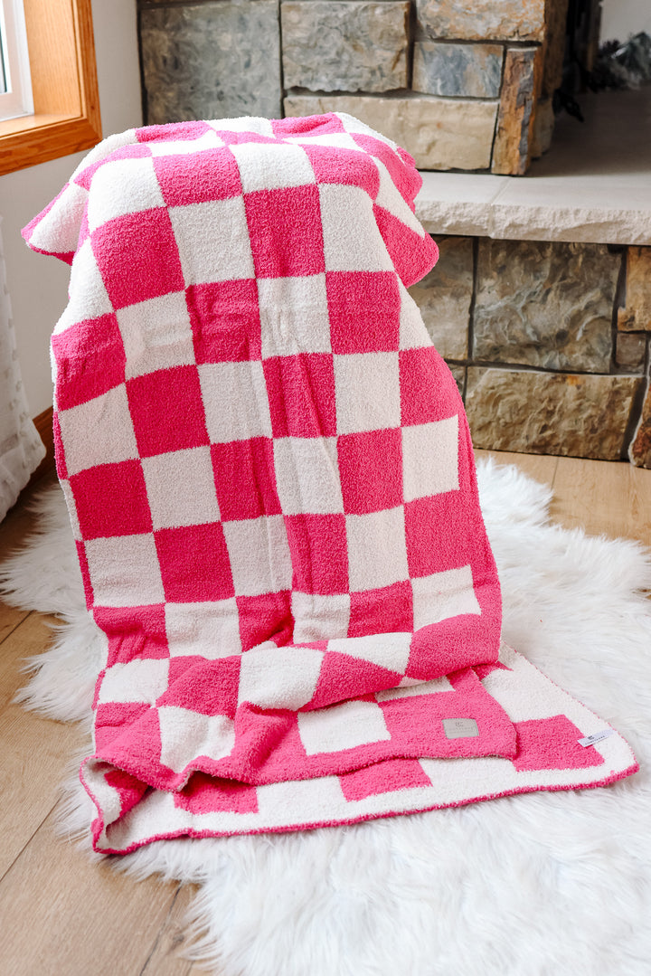 Checkerboard Comfy Luxe Blanket - Fuchsia