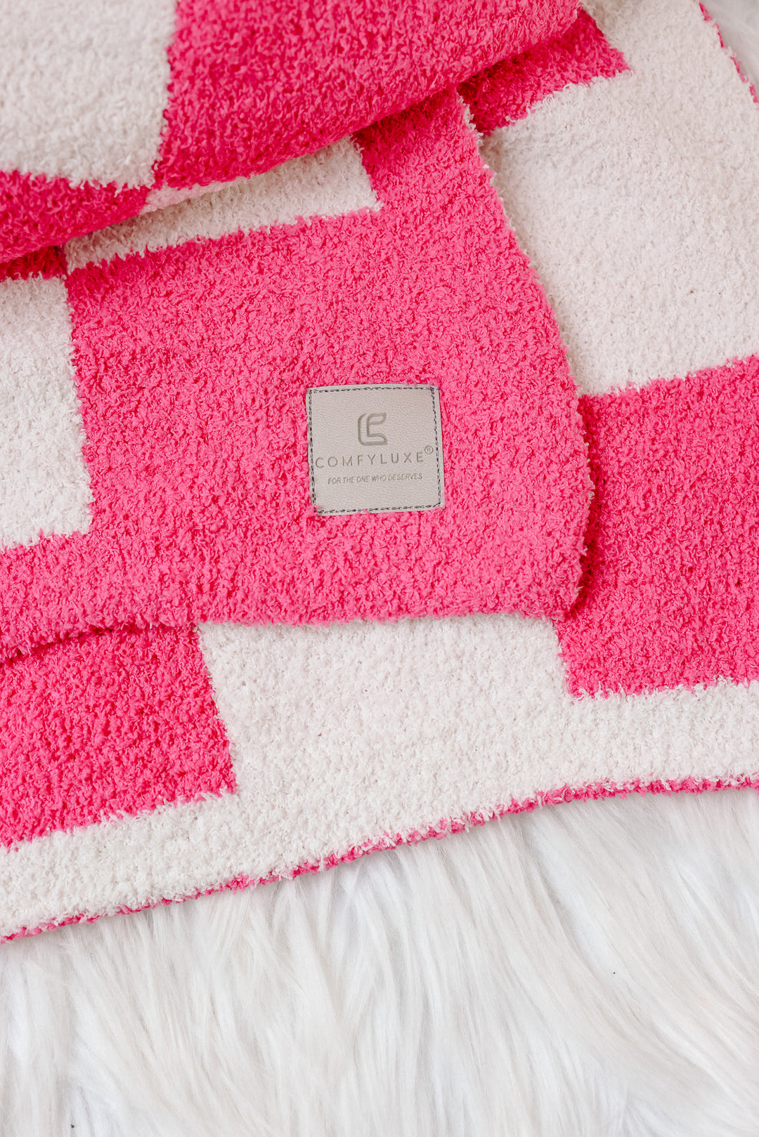 Checkerboard Comfy Luxe Blanket - Fuchsia
