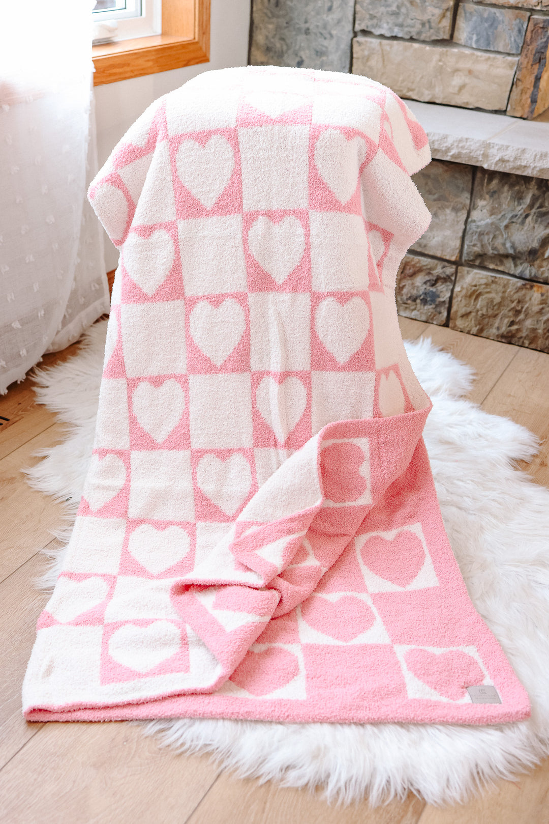 Heart Checkered Comfy Luxe Blanket - Light Pink