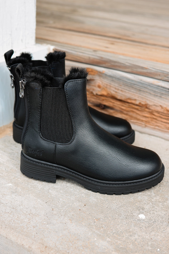 Amora Cozy Chelsea Boot - Black