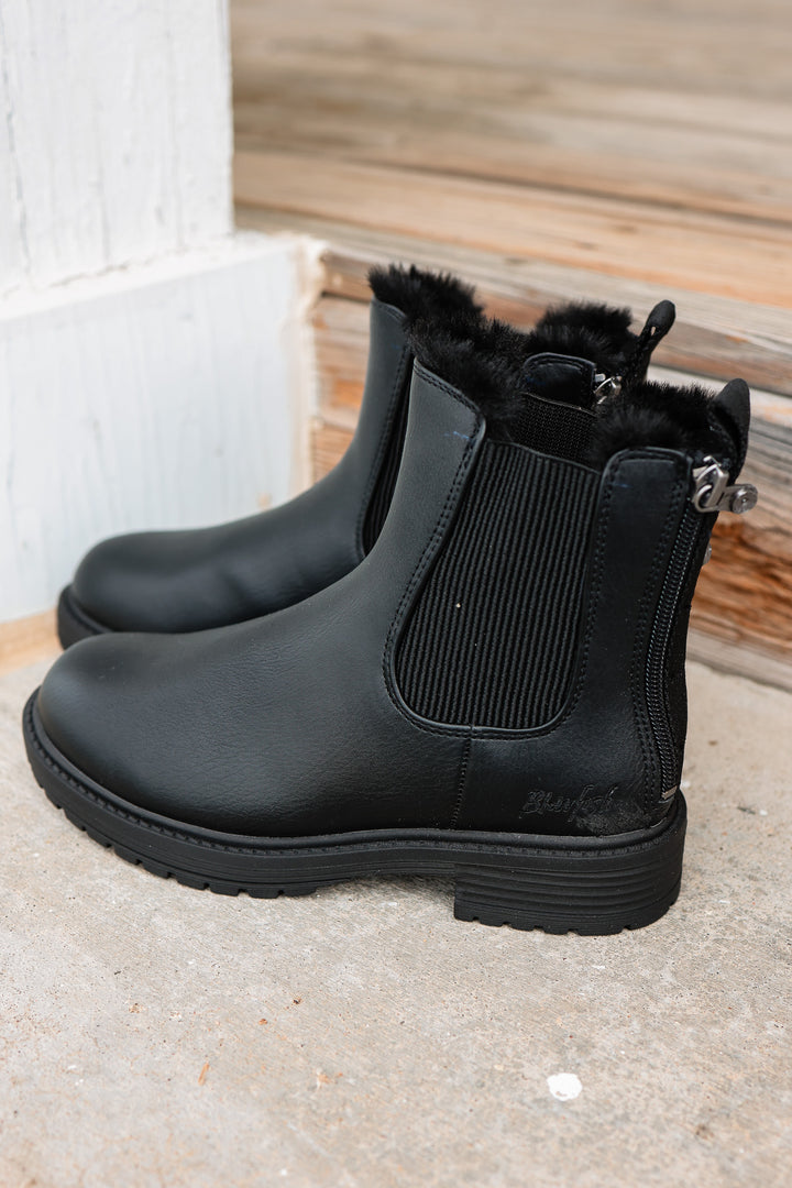 Amora Cozy Chelsea Boot - Black