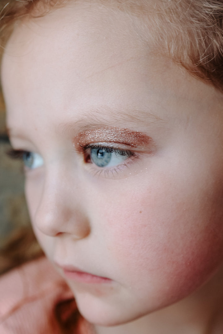 Stellar Glaze Stick Shadow - On your mind