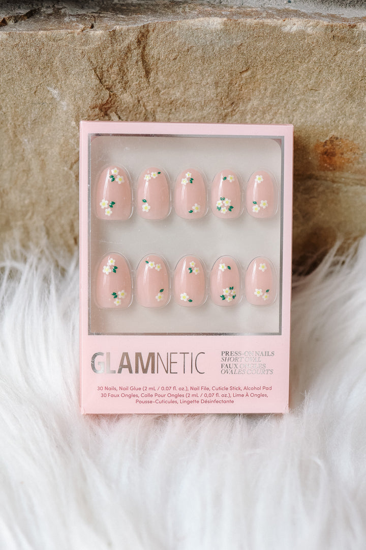Petals Press-On Nails | Short Oval