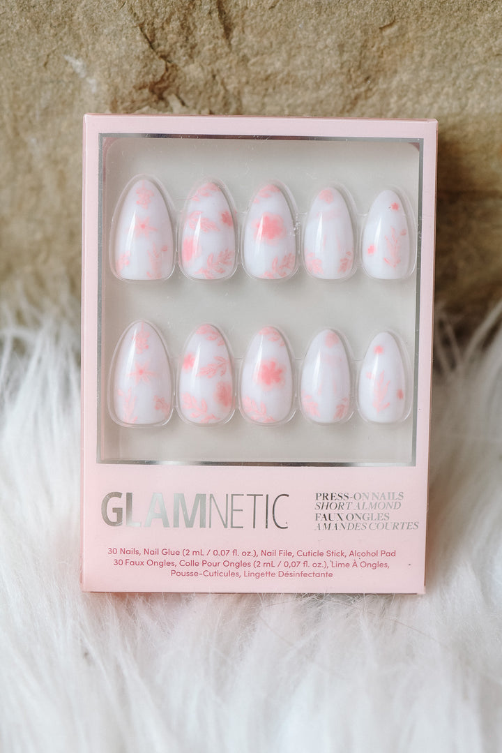 Fleur Amour Press-On Nails | Short Almond