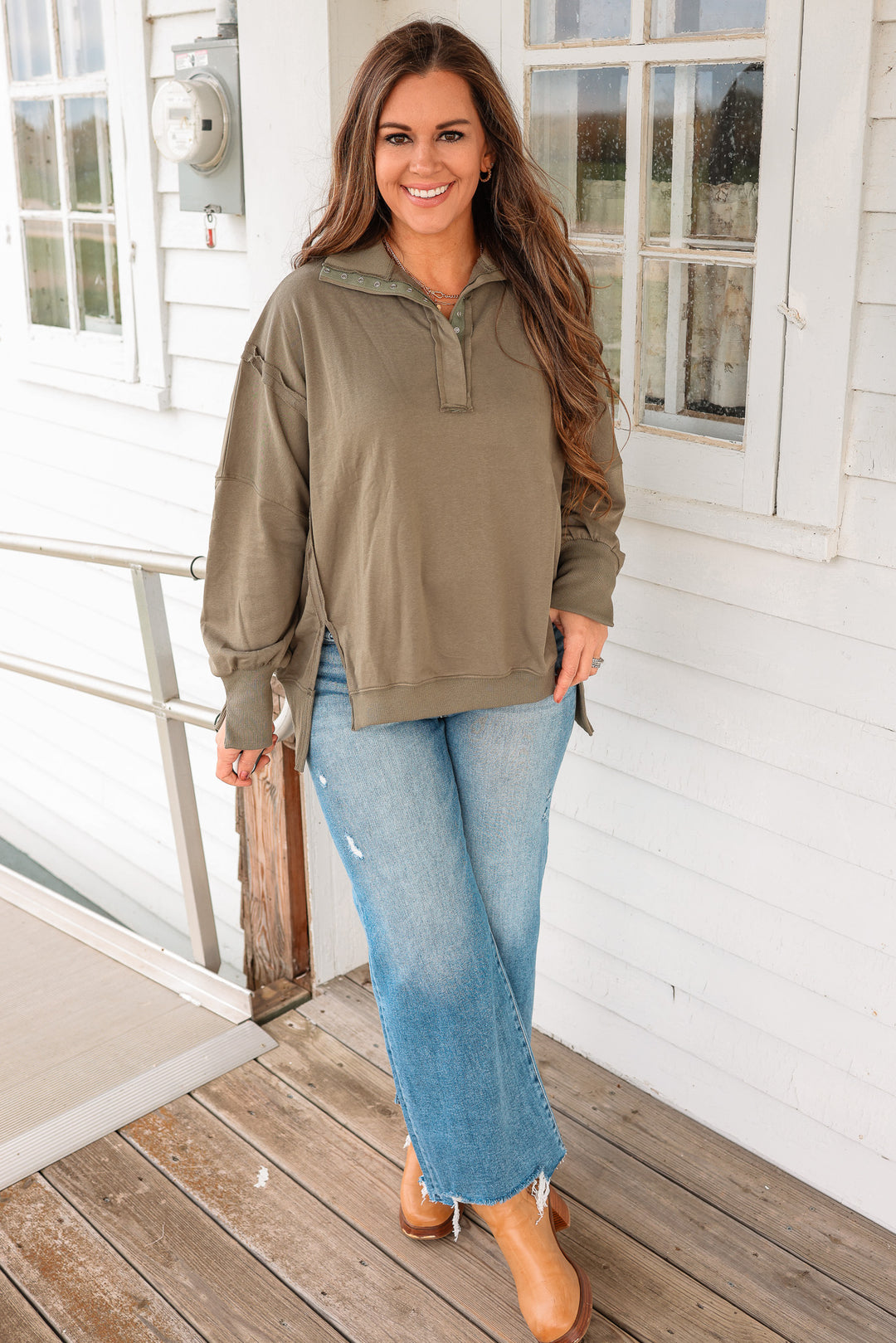 Tamika Henley Sweatshirt - Laurel Olive
