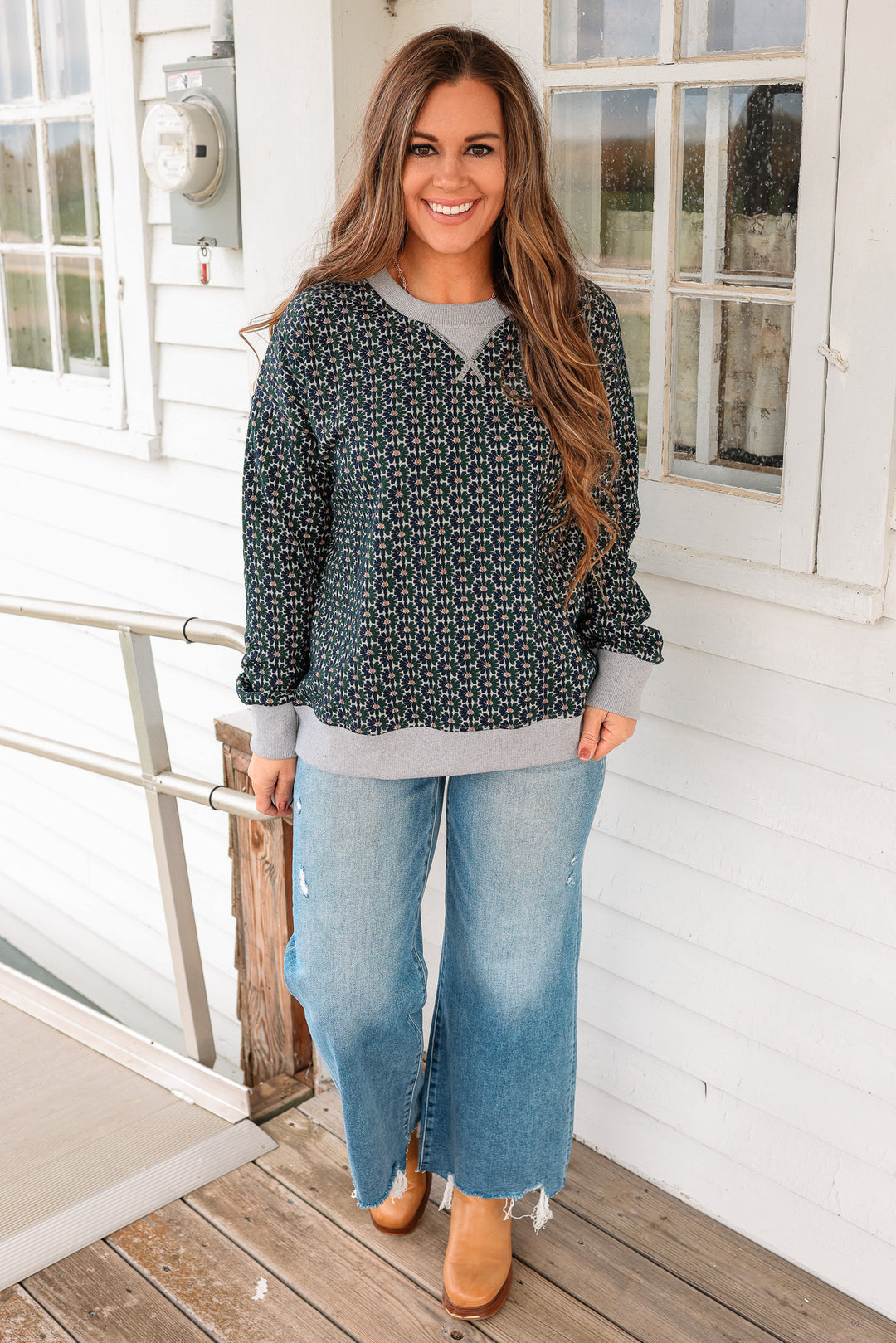 Harlow Floral Knit Pullover - Navy