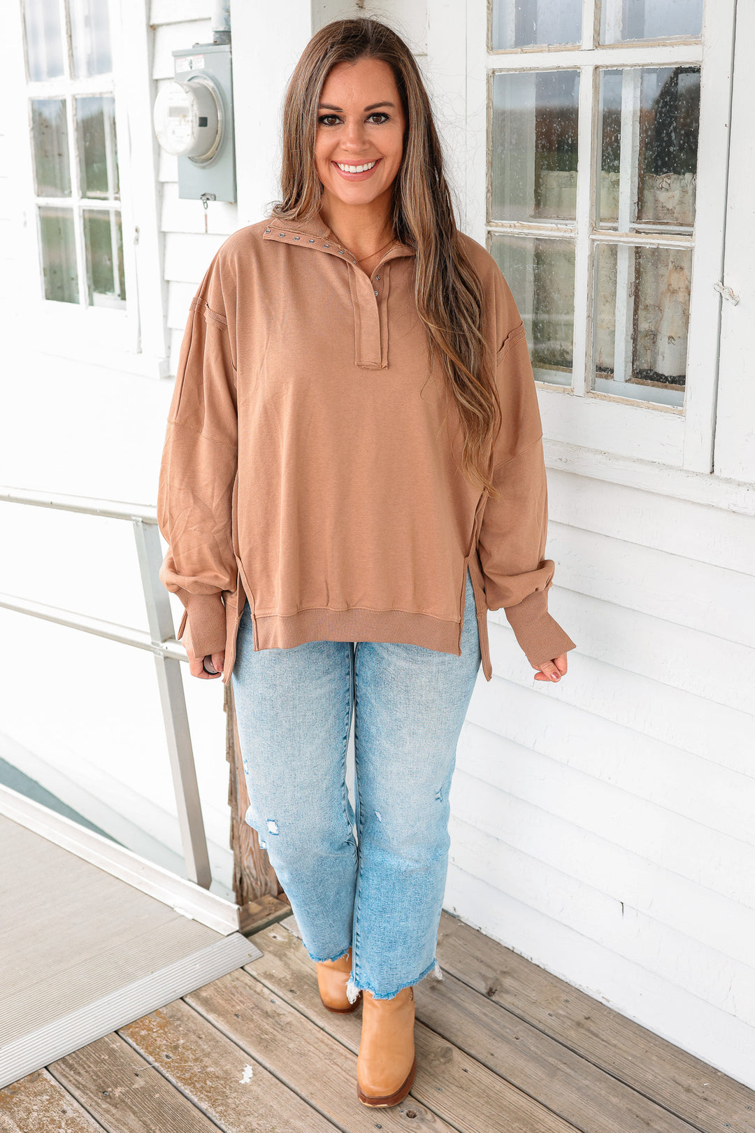 Tamika Henley Sweatshirt- Mocha