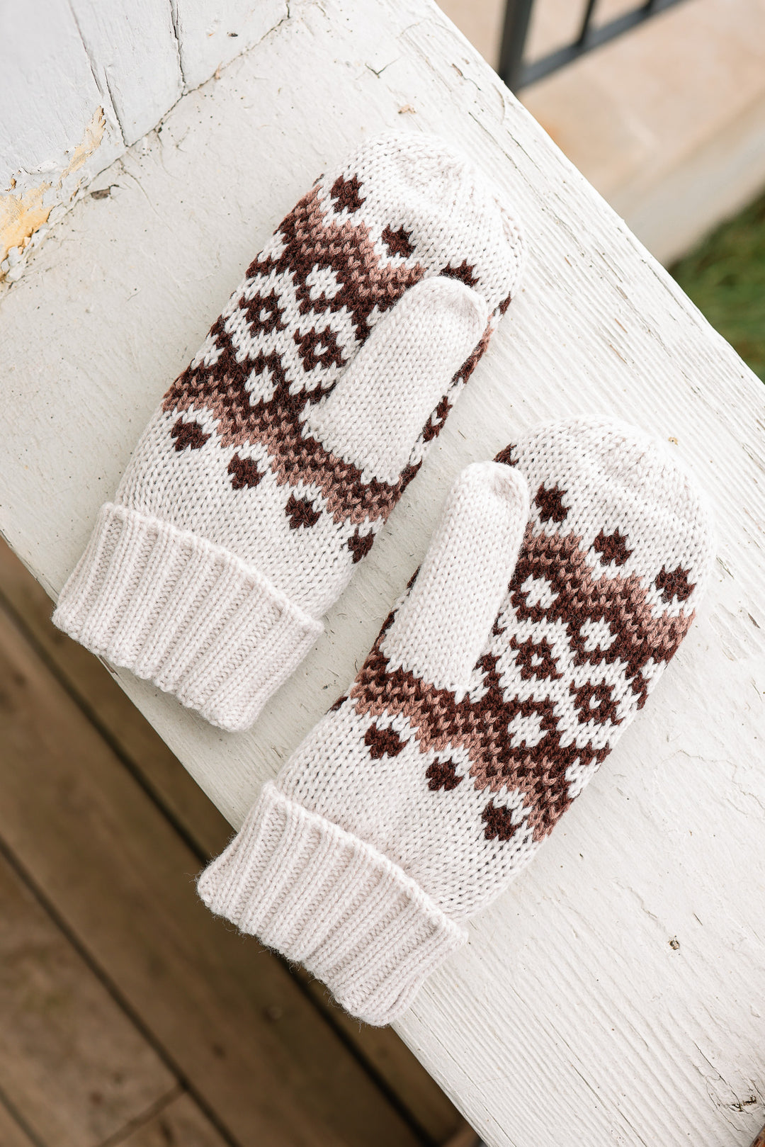 Patterned Mittens - Taupe