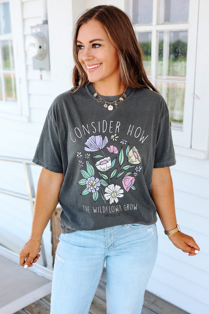 How The Wildflowers Grow Graphic Tee - Pepper
