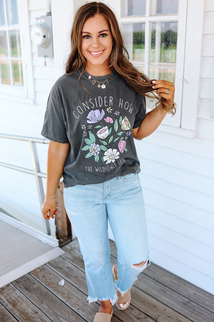 How The Wildflowers Grow Graphic Tee - Pepper
