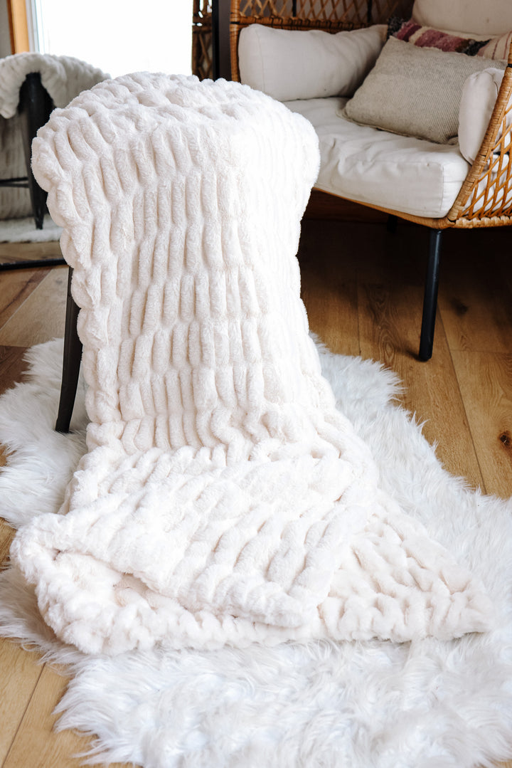 Cuddle Luxe Cloud Blanket - Vanilla Frost