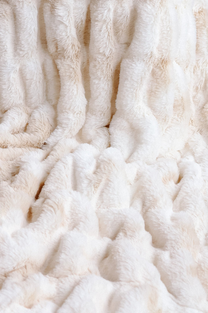 Cuddle Luxe Cloud Blanket - Ivory Dune