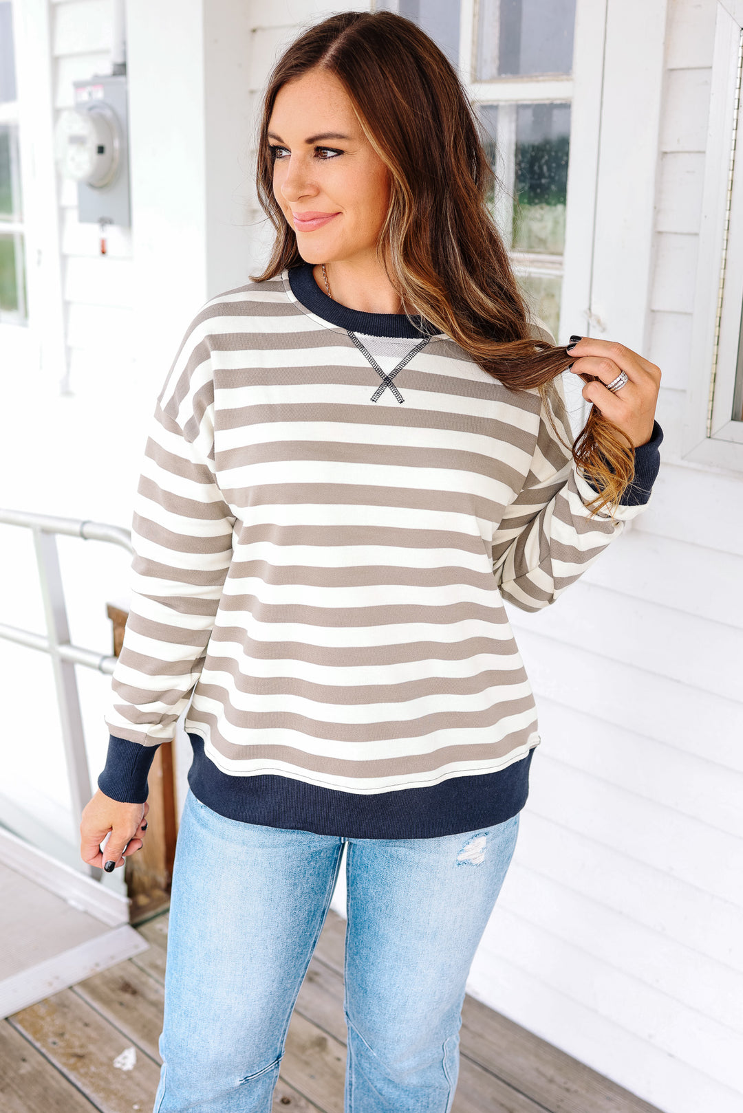 Wren Color Contrast Stripe Sweatershirt - Olive/Navy