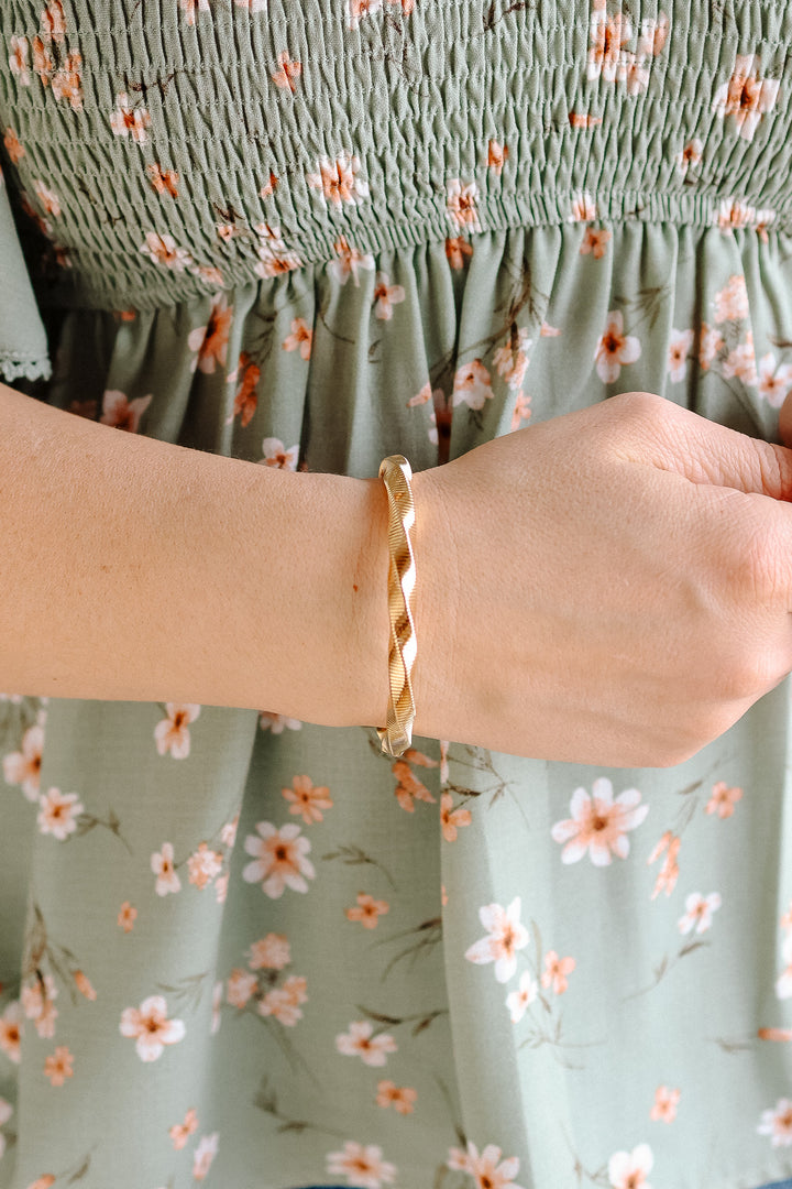 Gold-Tone Flexible Omega Chain Bangle
