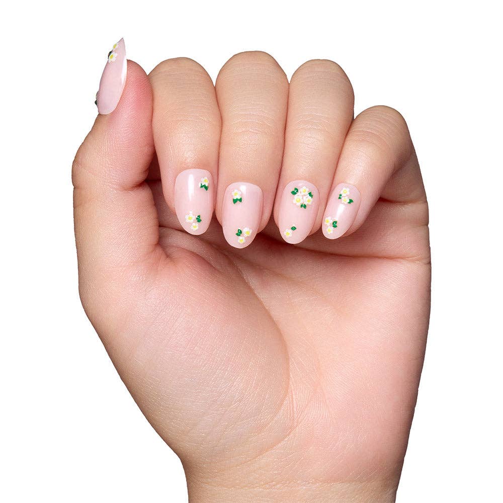 Petals Press-On Nails | Short Oval