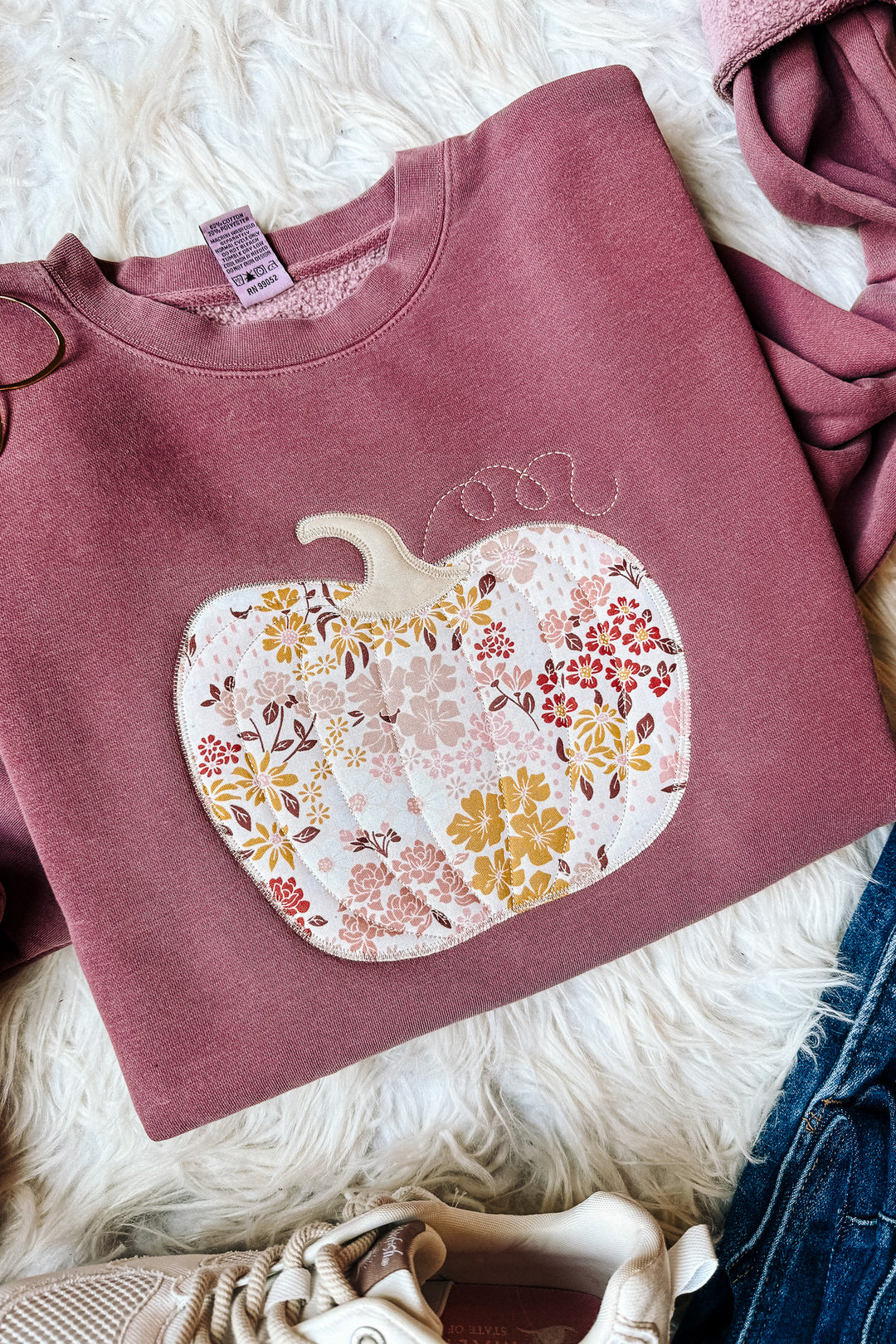 Fall Floral Appliqué Pumpkin Sweatshirt - Pigment Maroon
