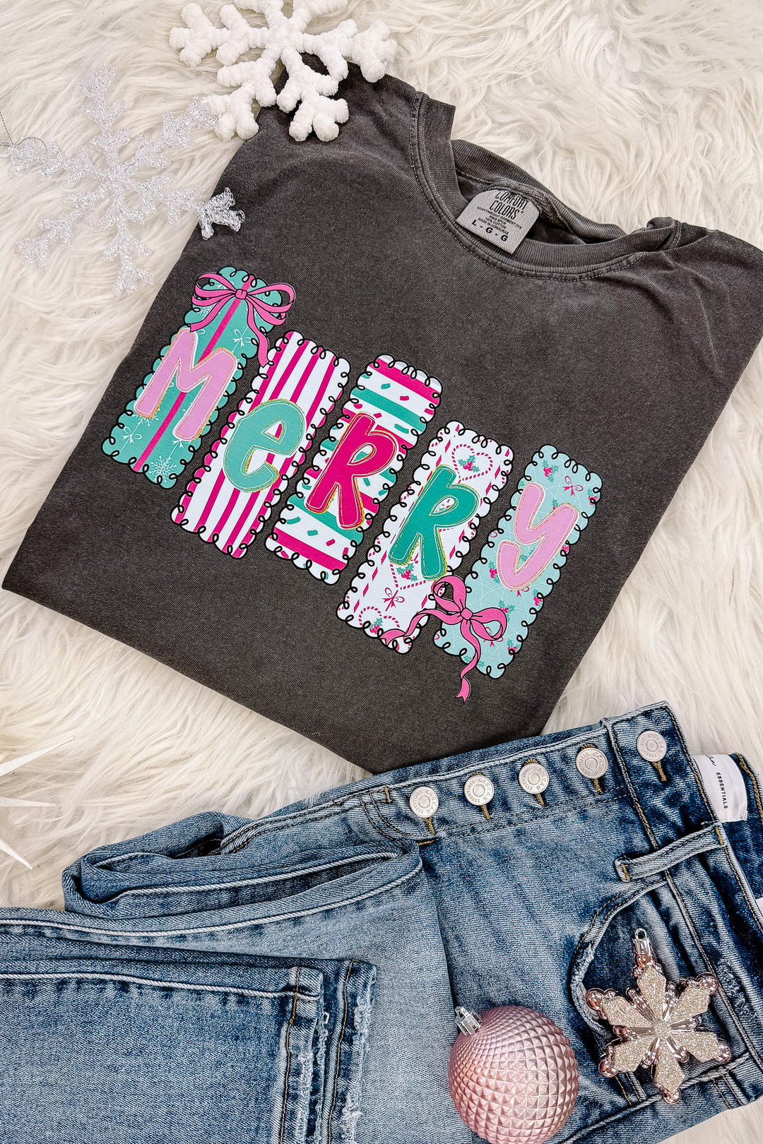 Merry in Pink Graphic Tee - Pepper