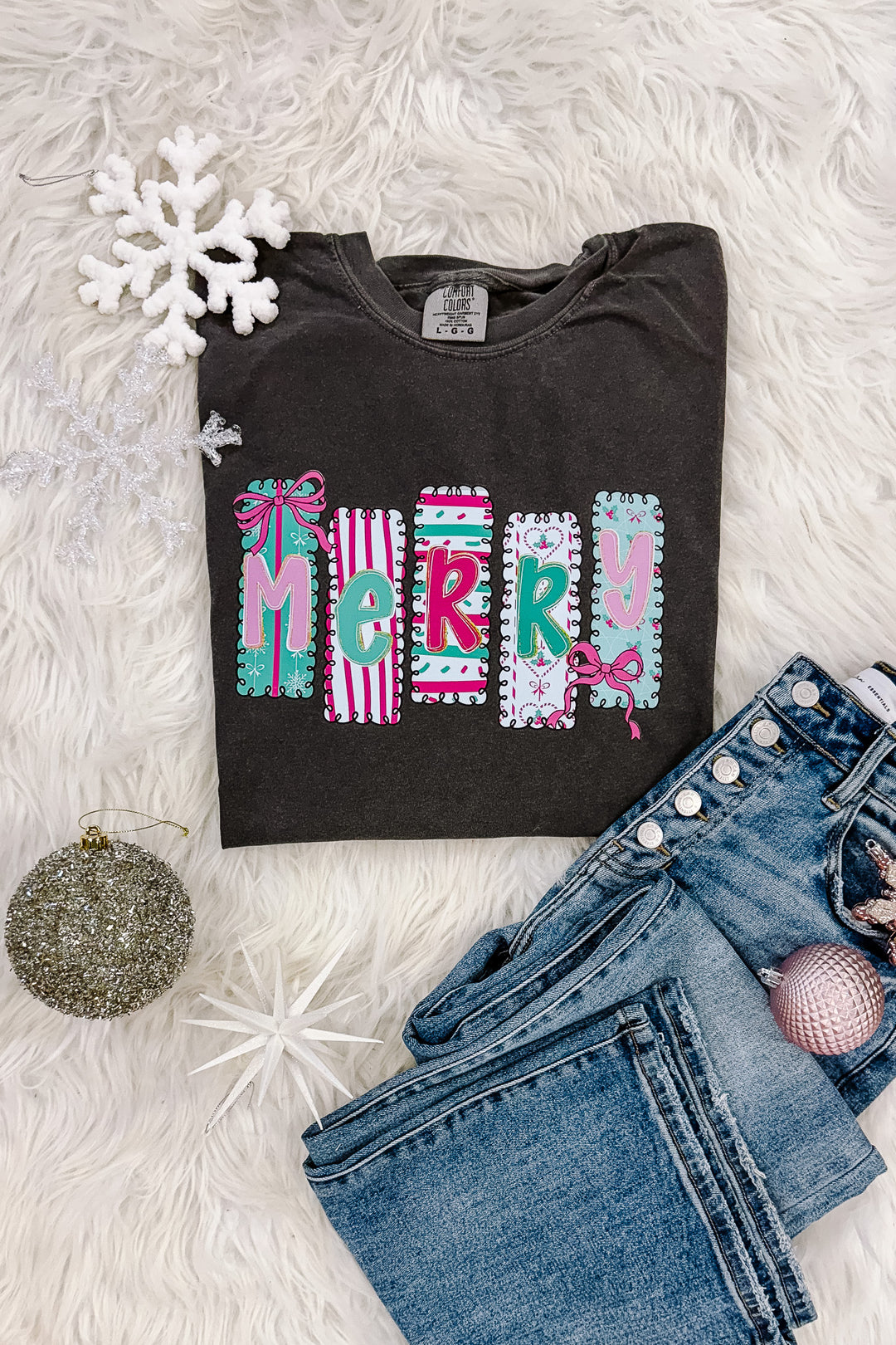 Merry in Pink Graphic Tee - Pepper