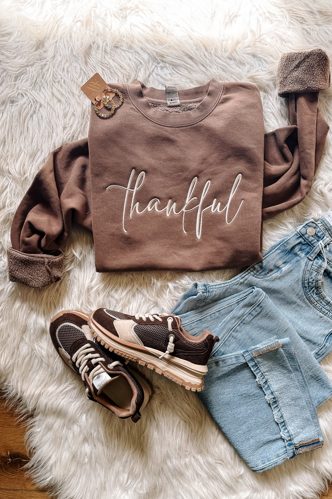 Thankful Embroidered Sweatshirt - Pigment Clay