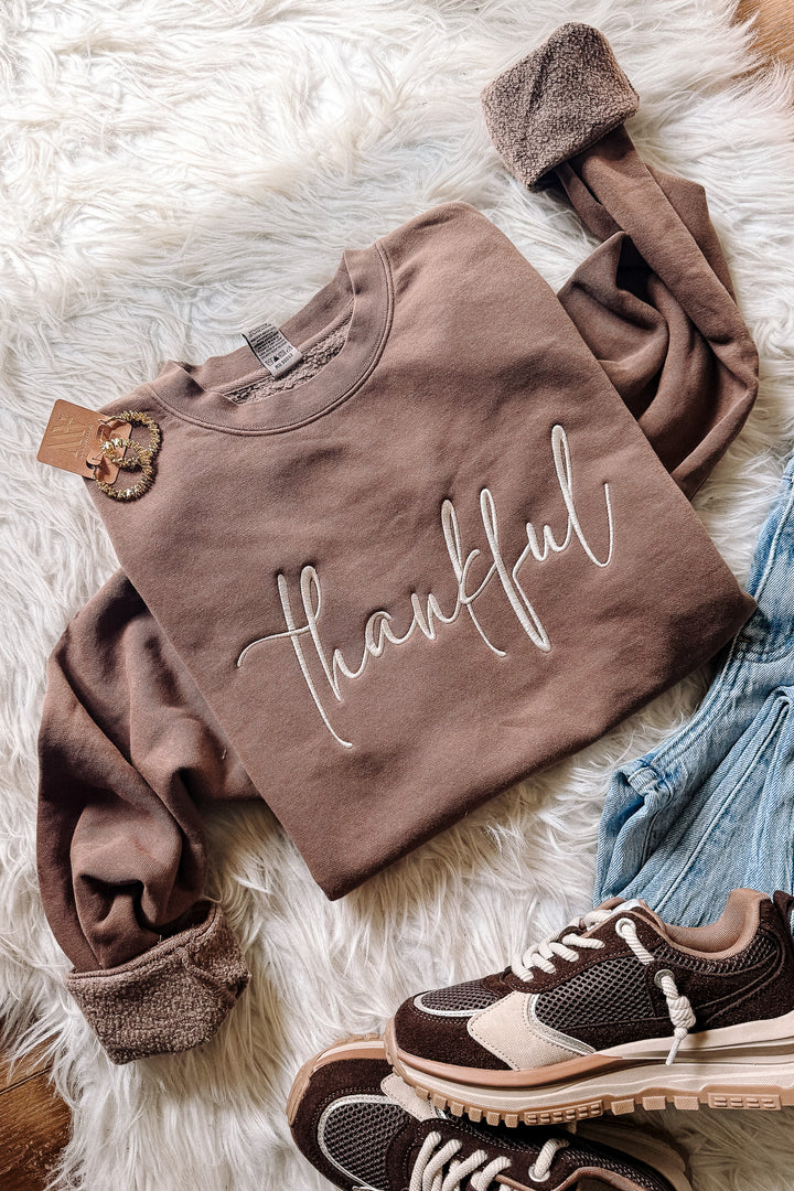 Thankful Embroidered Sweatshirt - Pigment Clay