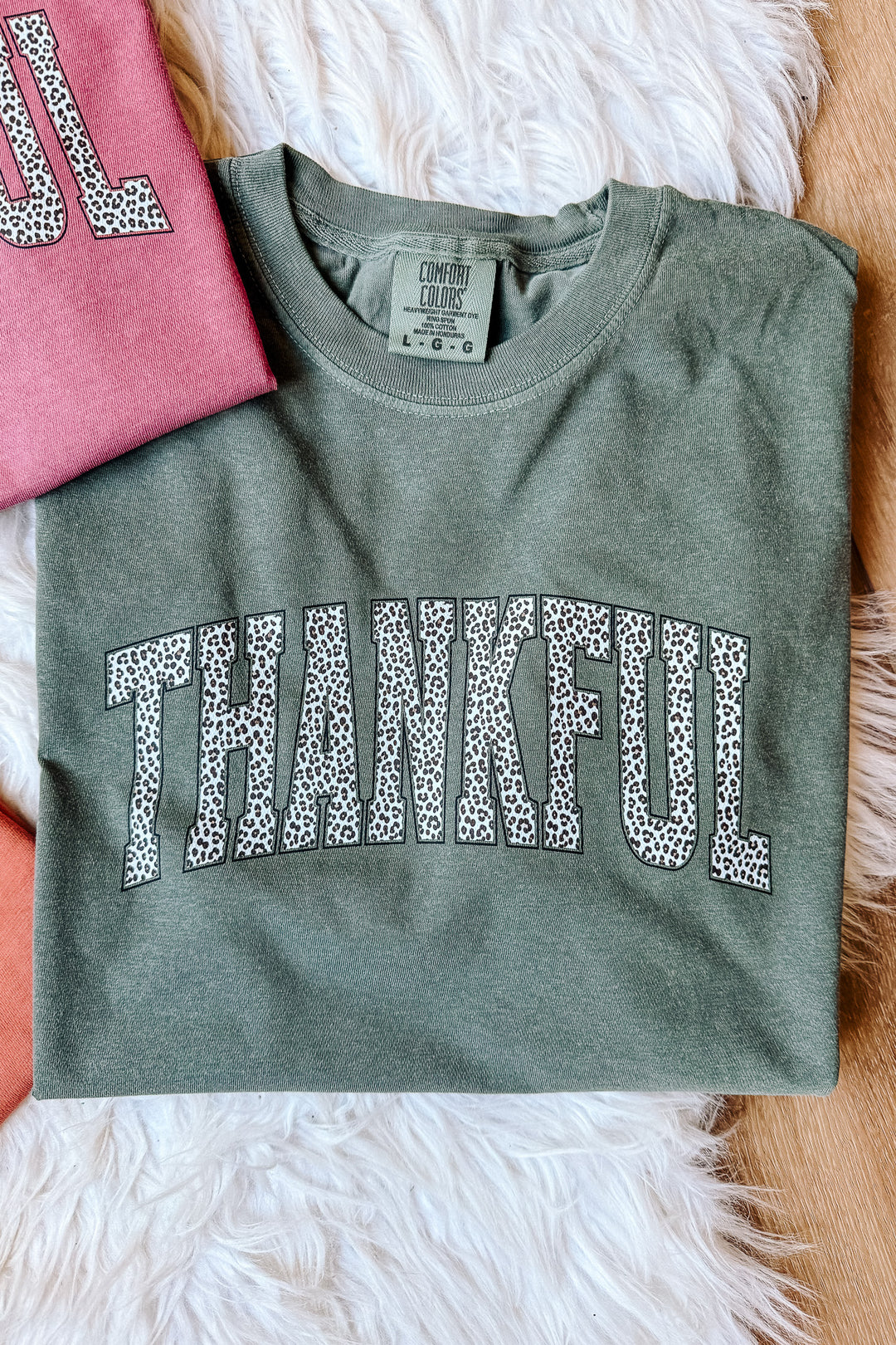Leopard Thankful Graphic Tee - Multiple Colors