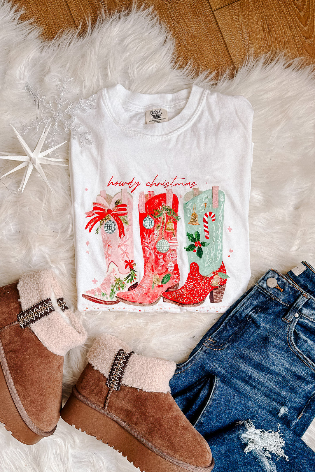 Howdy Christmas Graphic Tee - White