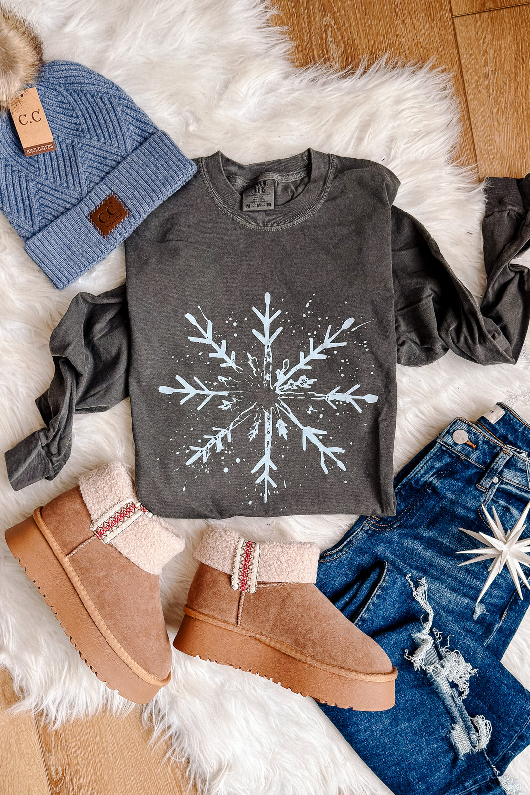Snowflake Graphic Long Sleeve - Pepper