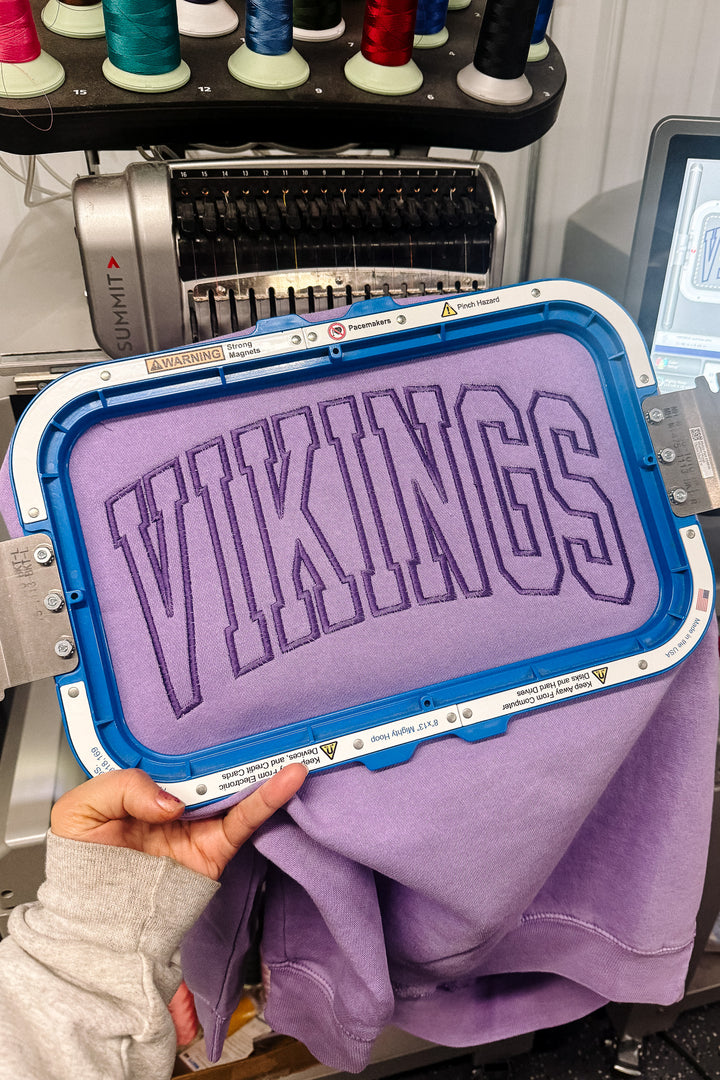 VIKINGS Embroidered Saltwash Mockneck - Orchid