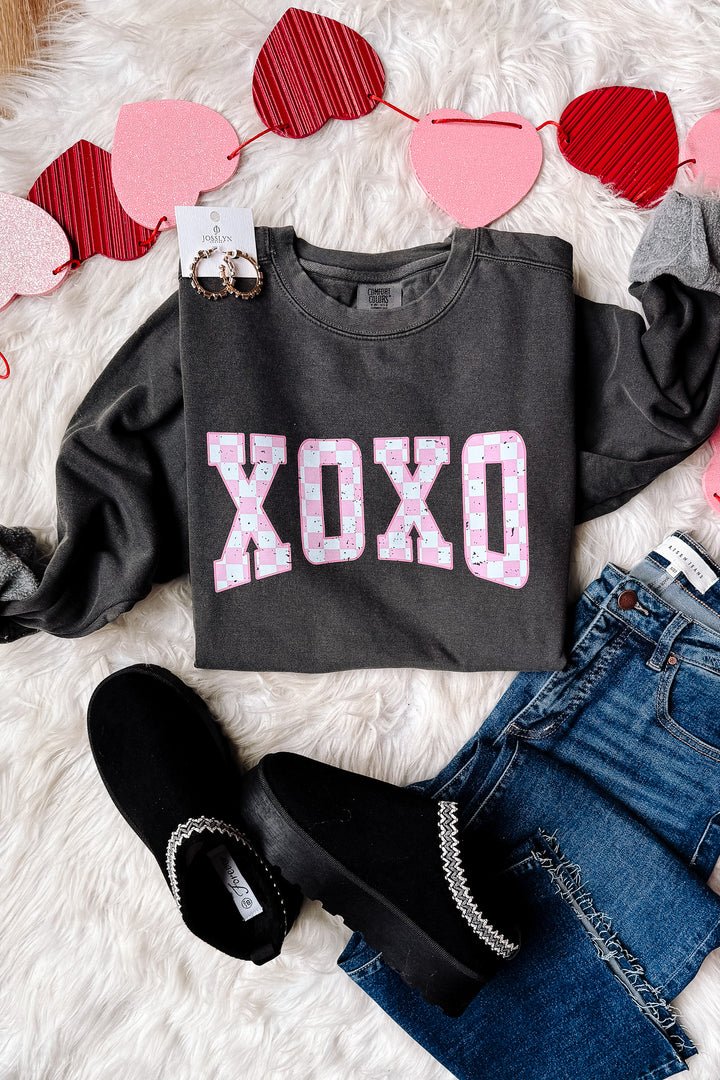 Checkered XOXO Crewneck Sweatshirt - Pepper